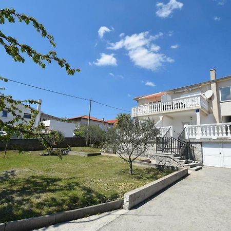 Apartments Anka Krk Town Exterior foto