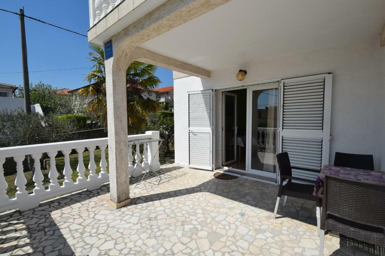Apartments Anka Krk Town Exterior foto
