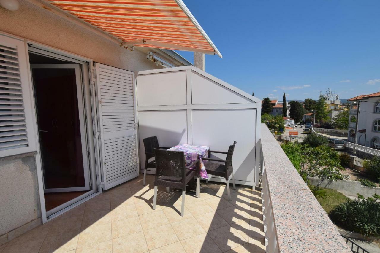 Apartments Anka Krk Town Exterior foto