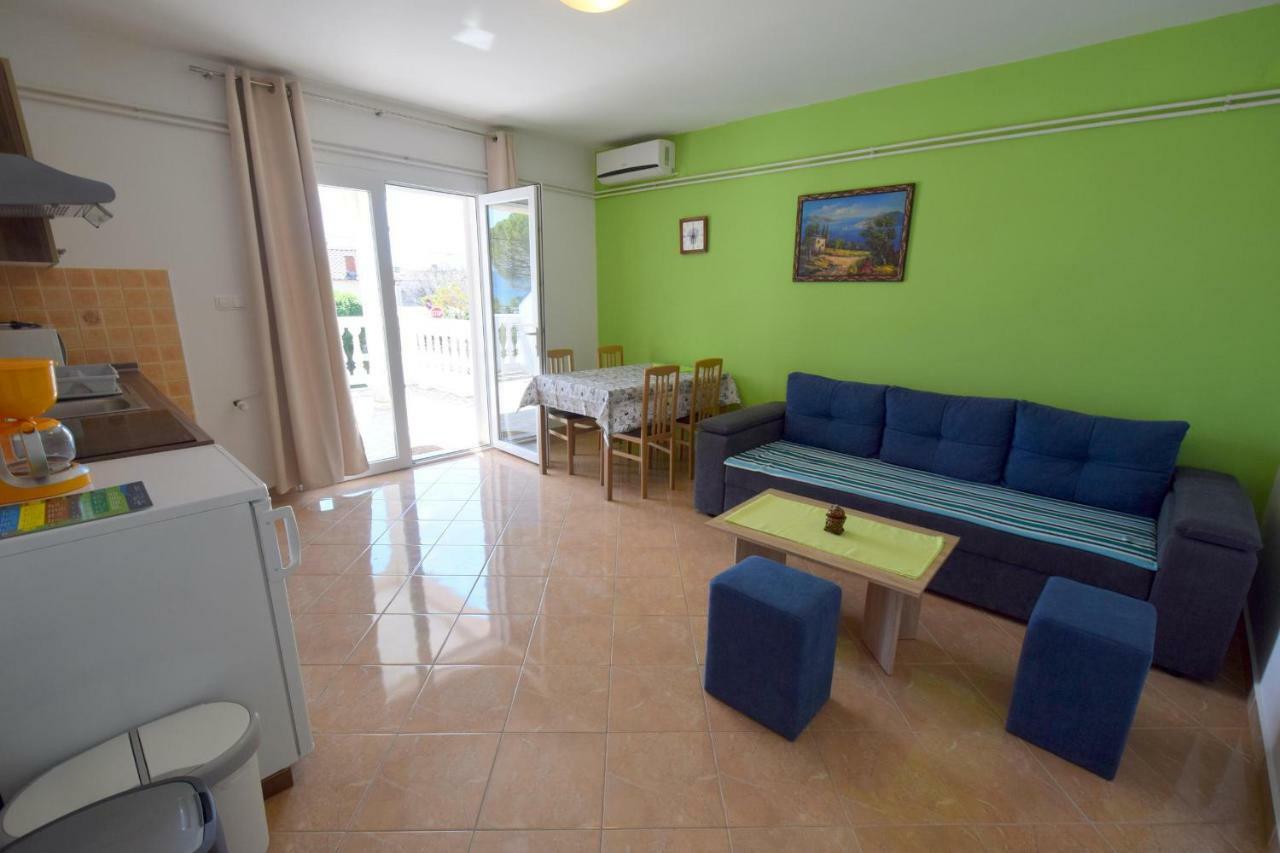 Apartments Anka Krk Town Exterior foto