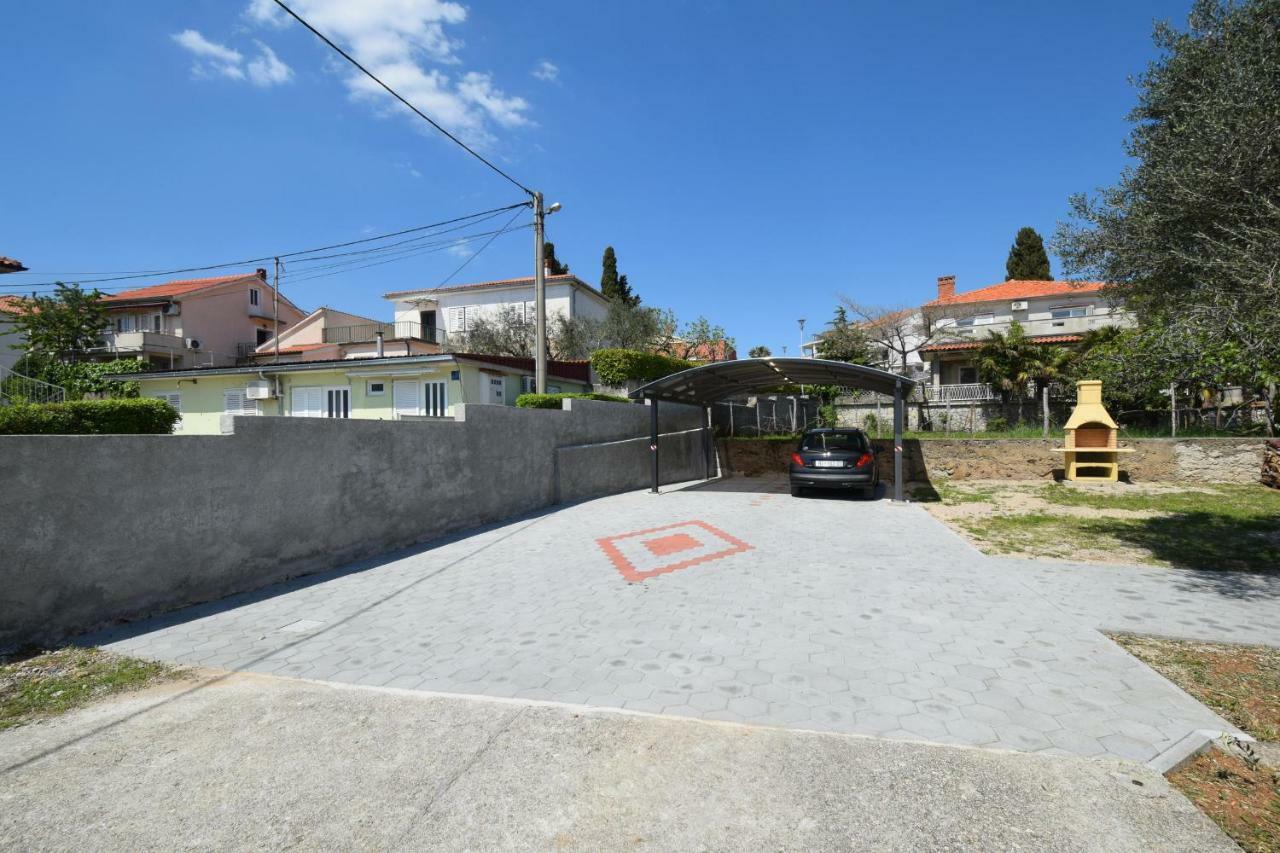 Apartments Anka Krk Town Exterior foto